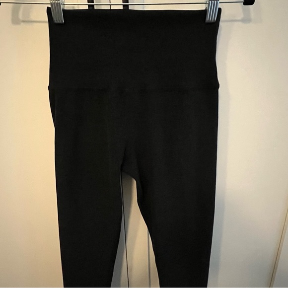 High Waisted Spacedye Capri Legging - Picture 7 of 16